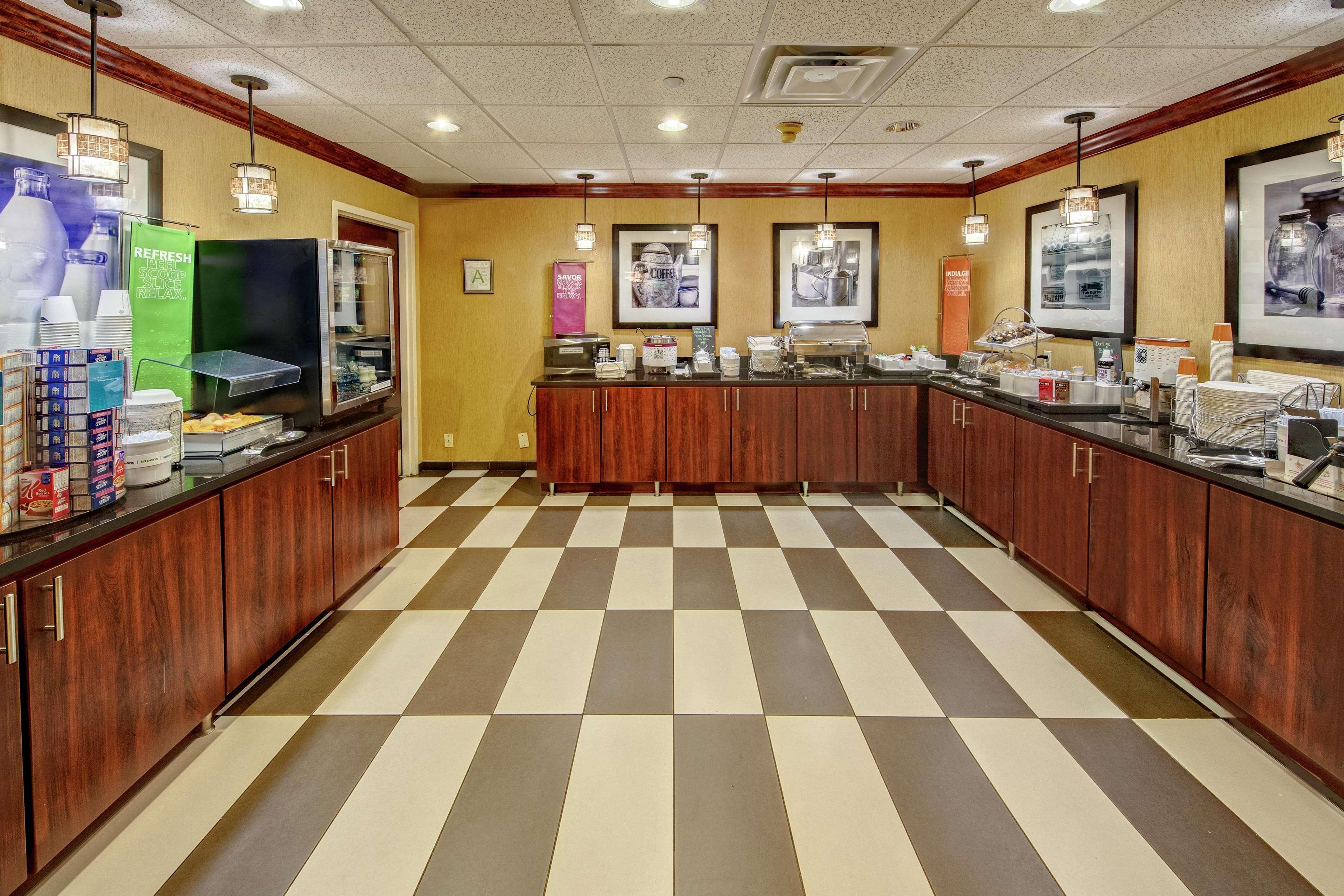Hampton Inn Corinth Экстерьер фото