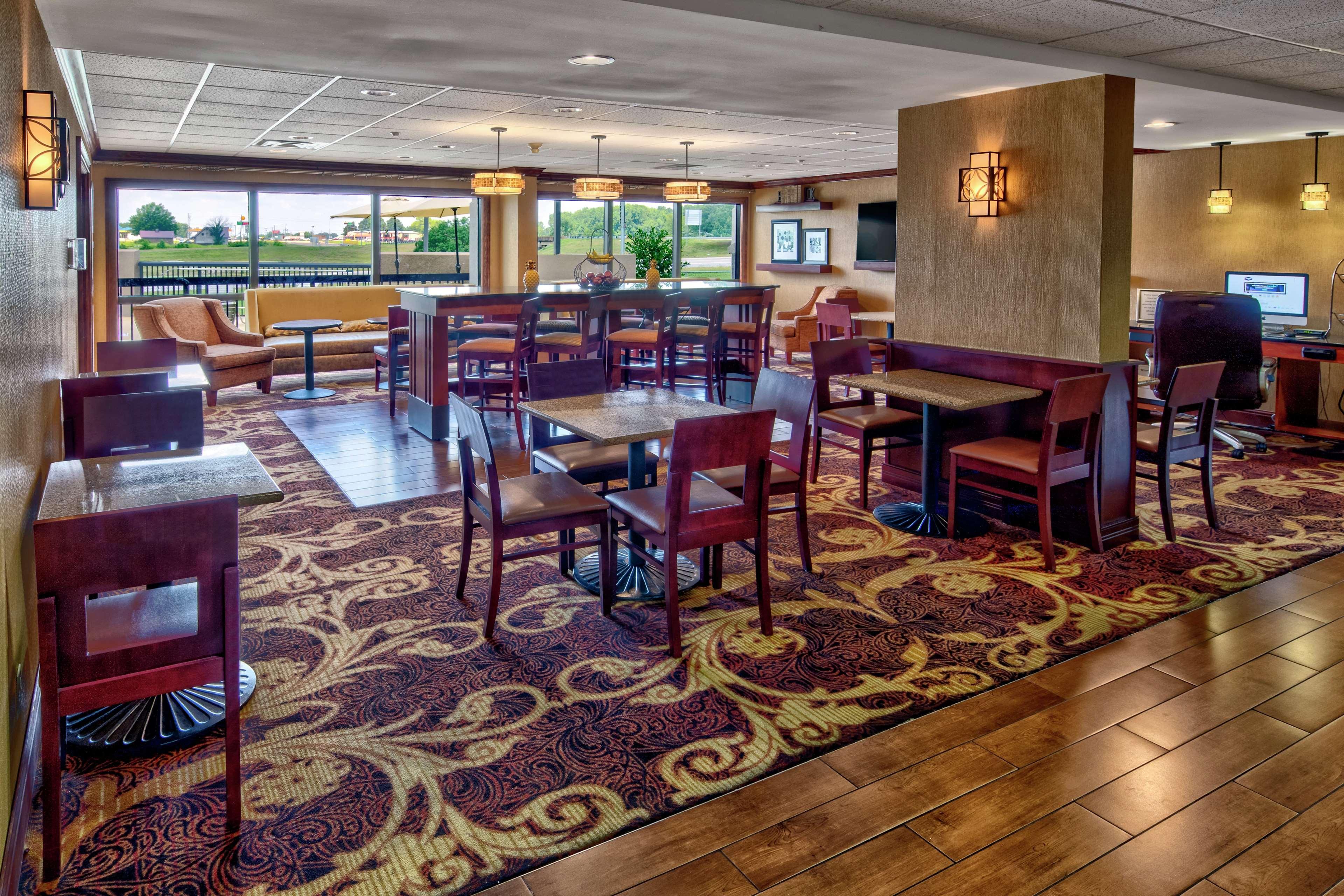 Hampton Inn Corinth Экстерьер фото