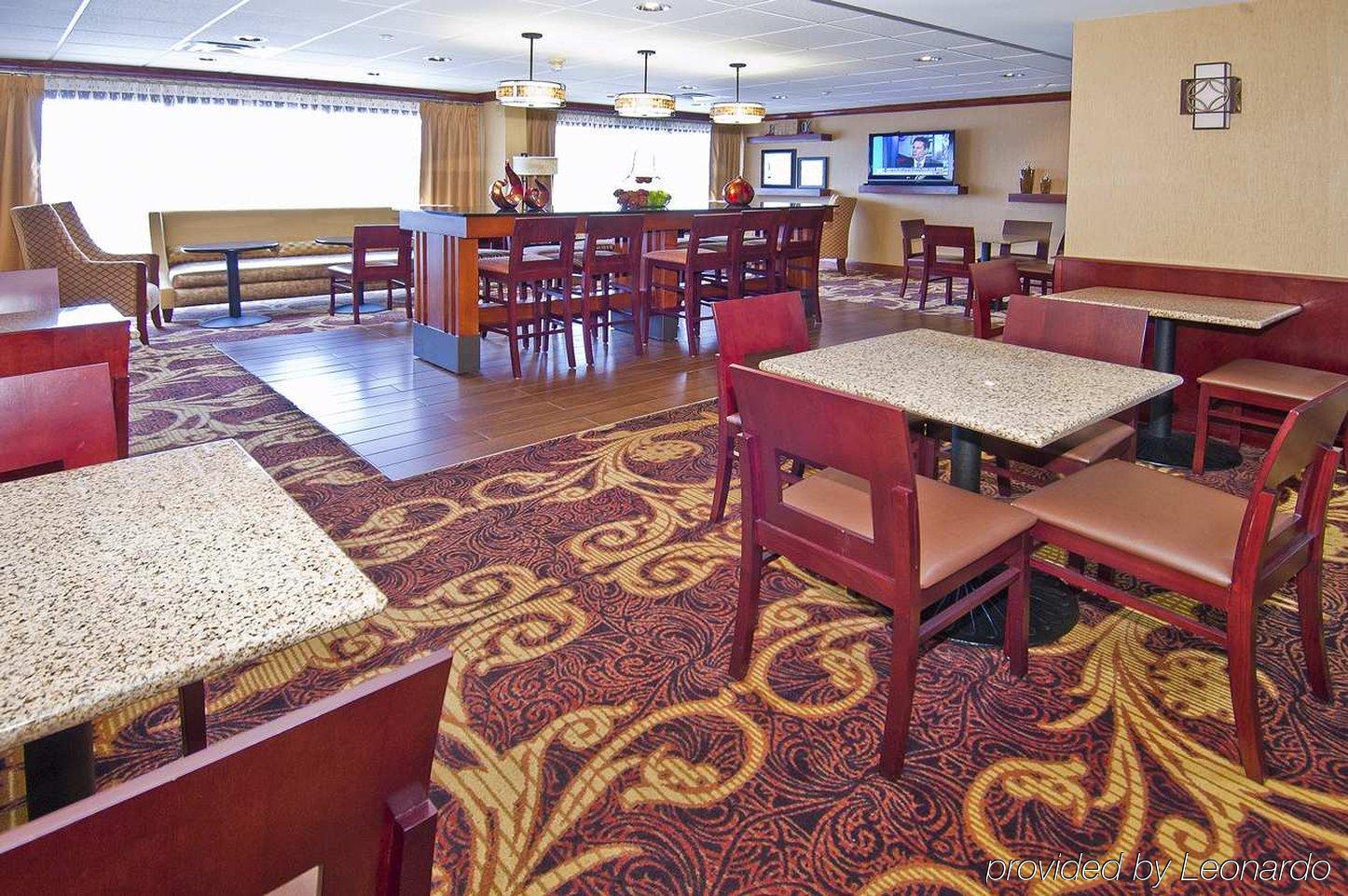 Hampton Inn Corinth Экстерьер фото
