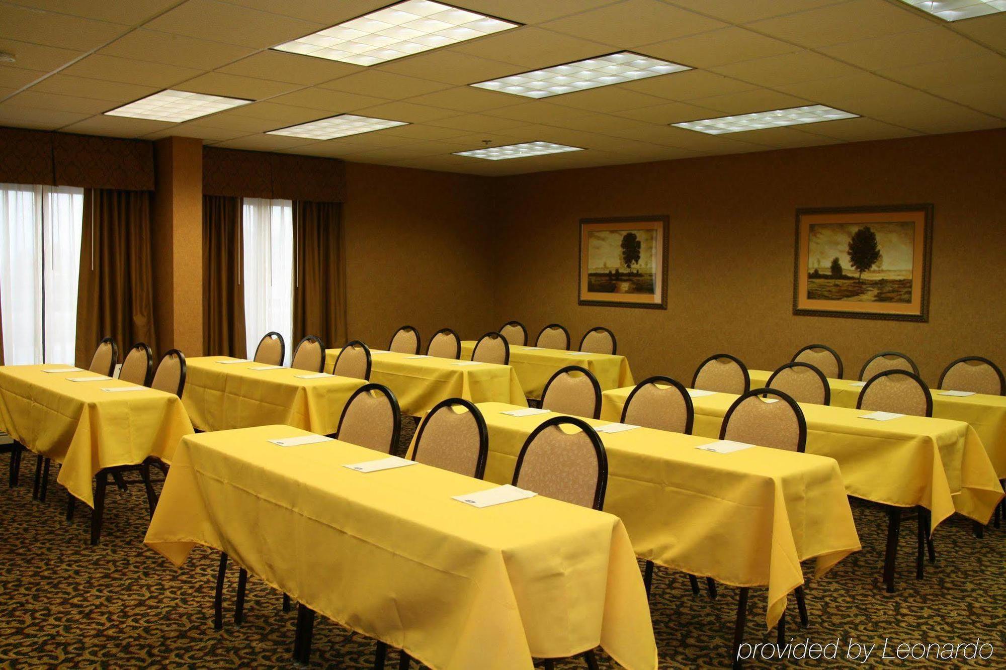 Hampton Inn Corinth Удобства фото