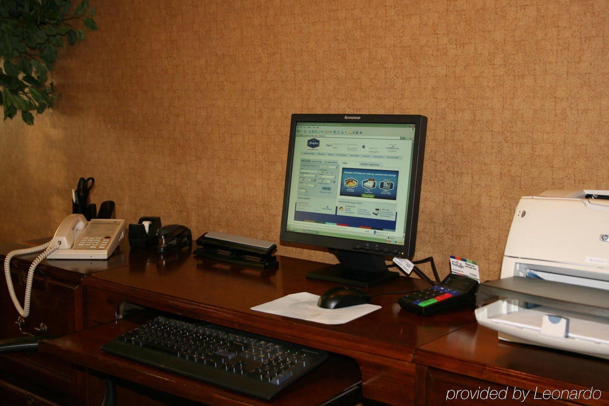 Hampton Inn Corinth Удобства фото